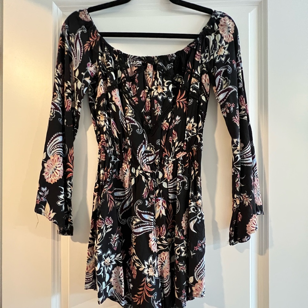 Off the shoulder. Bell sleeve. Romper